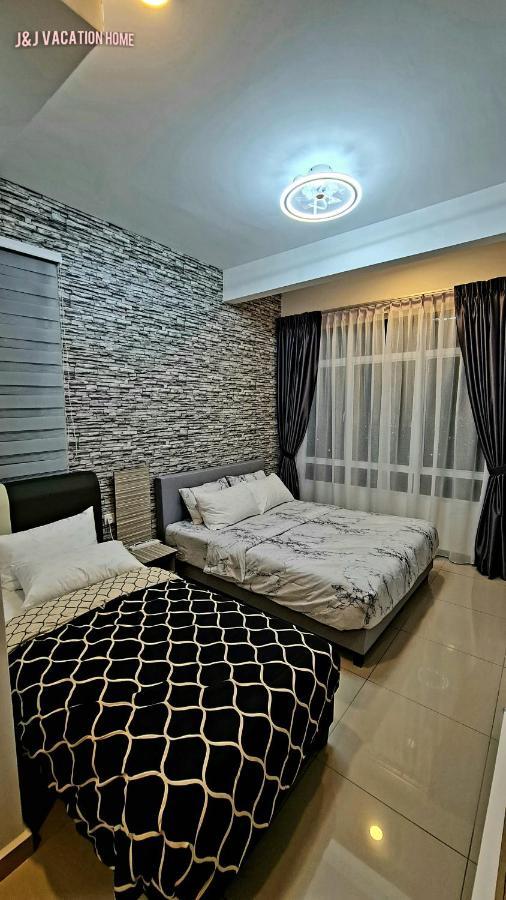 J&J Vacation Home@Novo8 Residence Kampong Tambak المظهر الخارجي الصورة