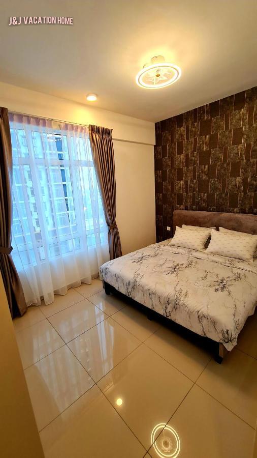 J&J Vacation Home@Novo8 Residence Kampong Tambak المظهر الخارجي الصورة