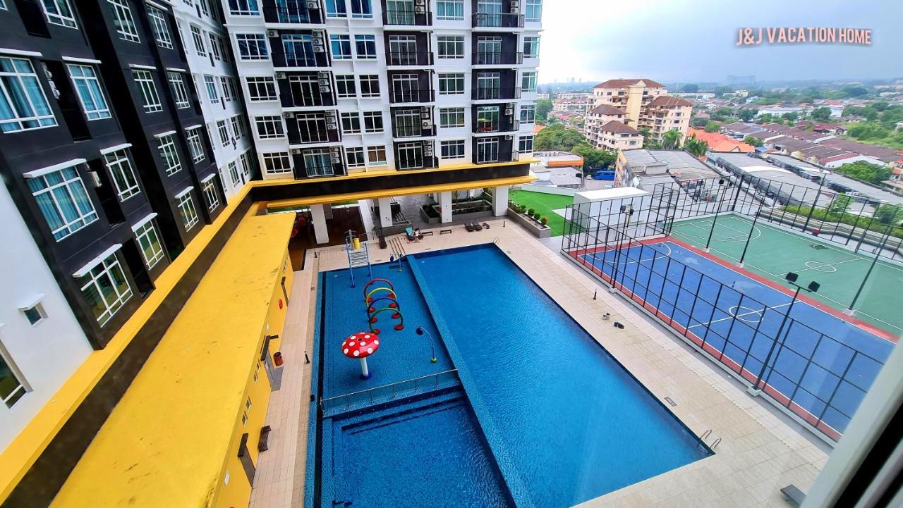 J&J Vacation Home@Novo8 Residence Kampong Tambak المظهر الخارجي الصورة