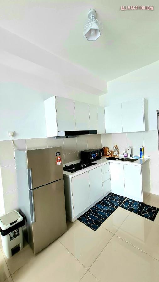 J&J Vacation Home@Novo8 Residence Kampong Tambak المظهر الخارجي الصورة