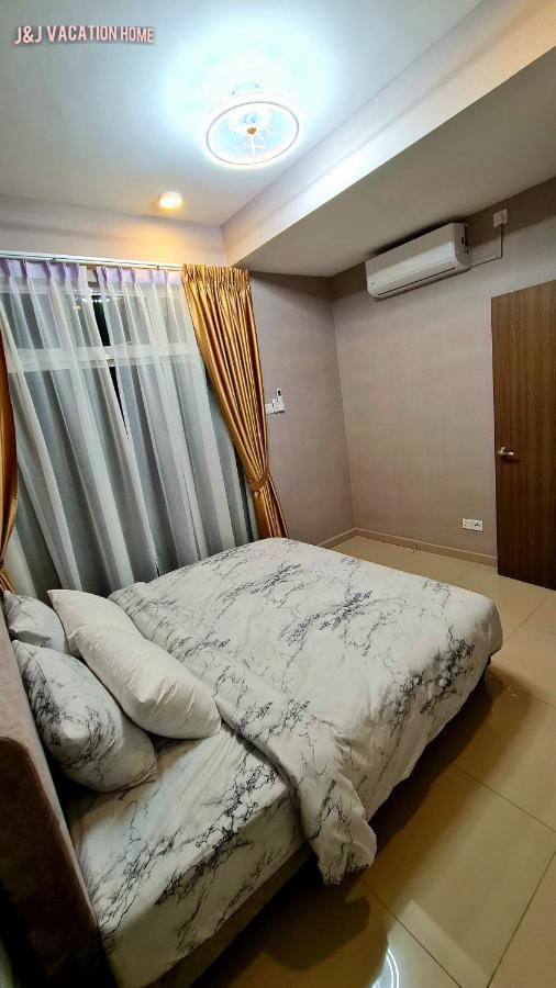 J&J Vacation Home@Novo8 Residence Kampong Tambak المظهر الخارجي الصورة