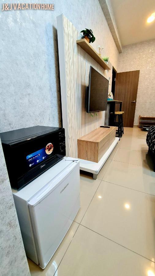 J&J Vacation Home@Novo8 Residence Kampong Tambak المظهر الخارجي الصورة