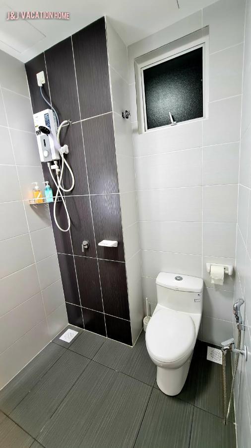 J&J Vacation Home@Novo8 Residence Kampong Tambak المظهر الخارجي الصورة