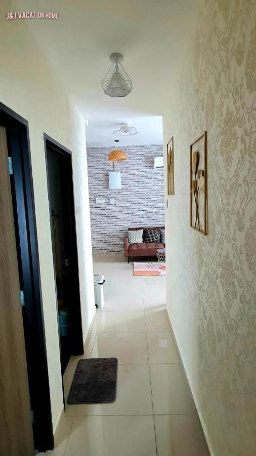 J&J Vacation Home@Novo8 Residence Kampong Tambak المظهر الخارجي الصورة