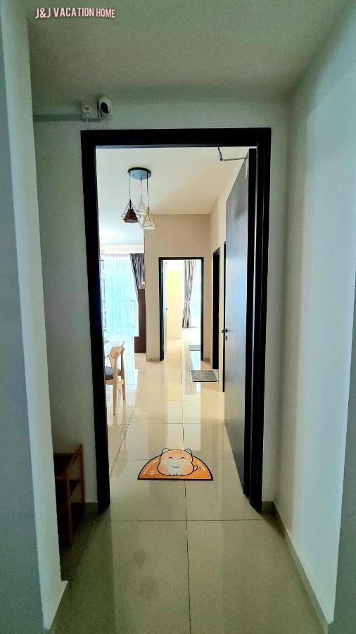 J&J Vacation Home@Novo8 Residence Kampong Tambak المظهر الخارجي الصورة