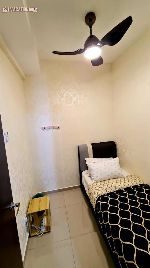 J&J Vacation Home@Novo8 Residence Kampong Tambak المظهر الخارجي الصورة