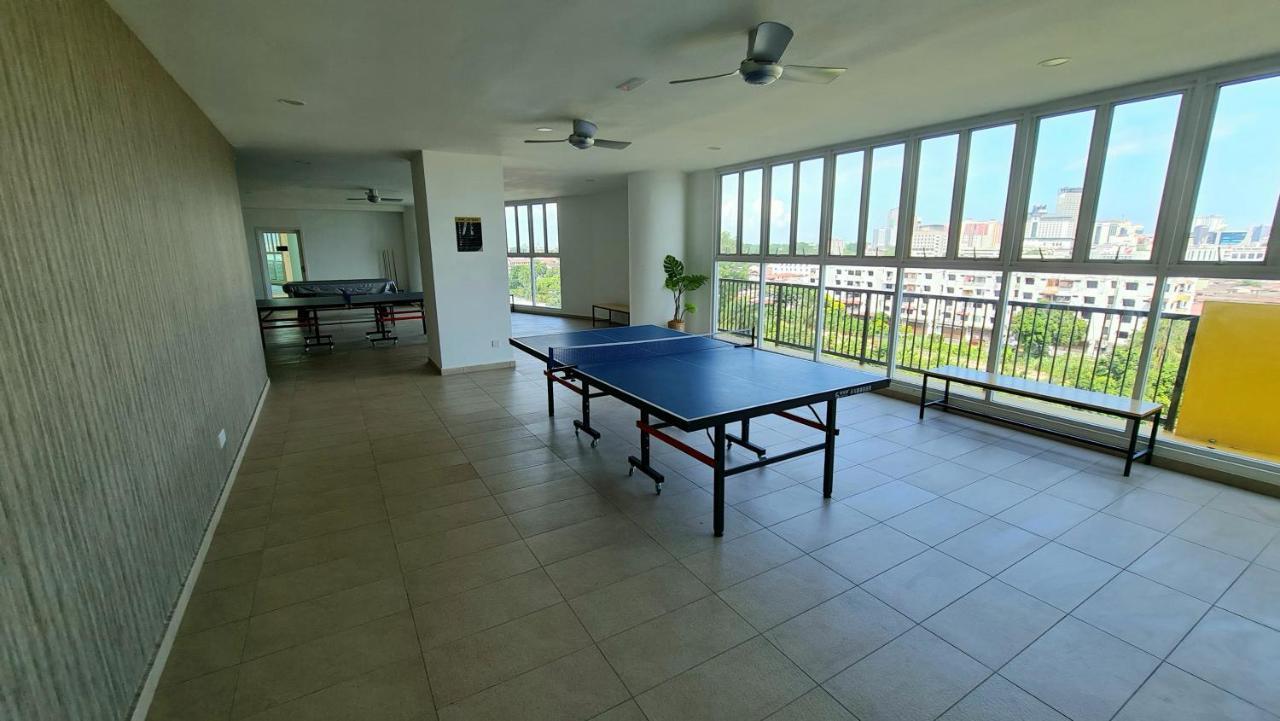 J&J Vacation Home@Novo8 Residence Kampong Tambak المظهر الخارجي الصورة