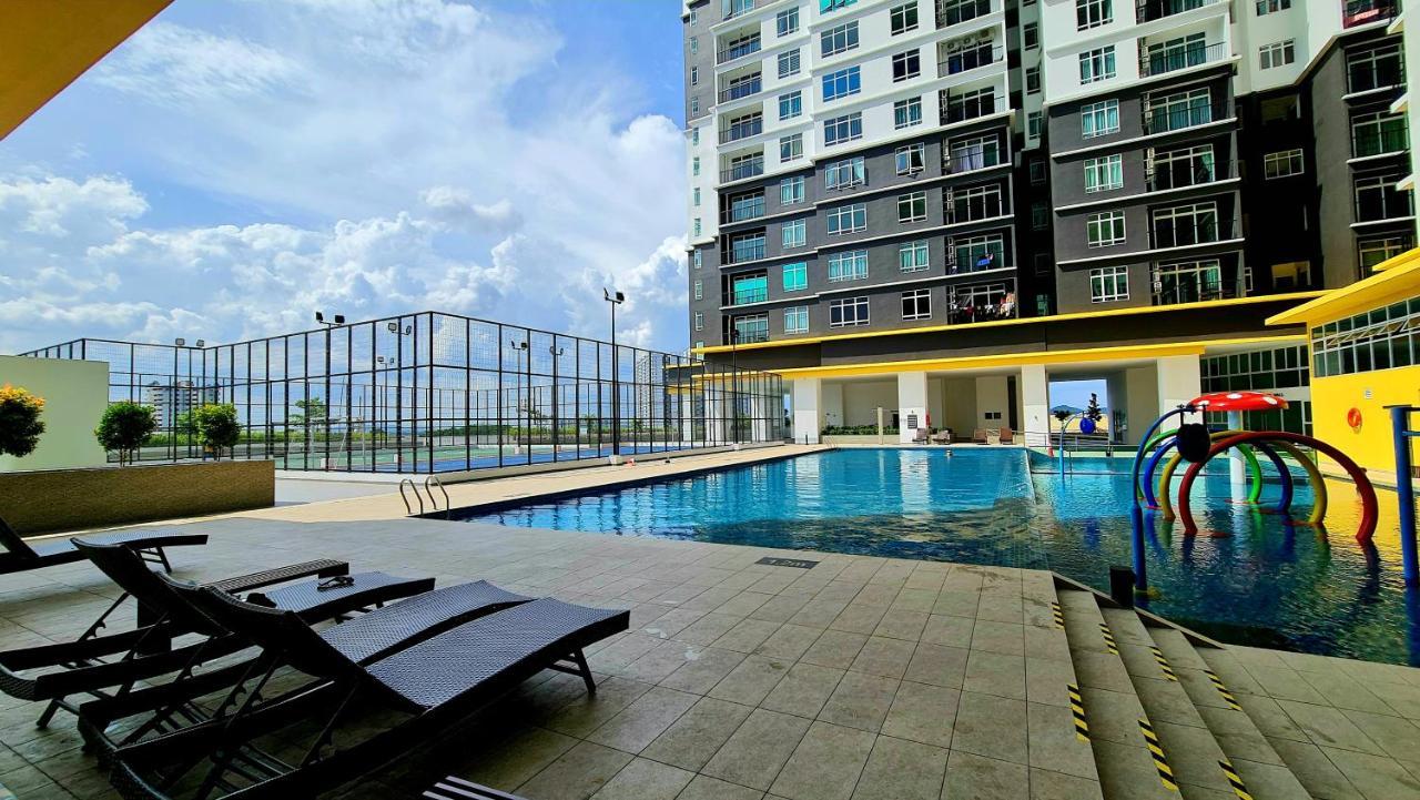 J&J Vacation Home@Novo8 Residence Kampong Tambak المظهر الخارجي الصورة
